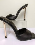 Tacones negros